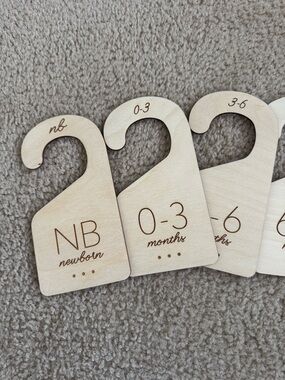 Wooden Baby Closet Size Hangers - Natural (NB, 0-3 months)